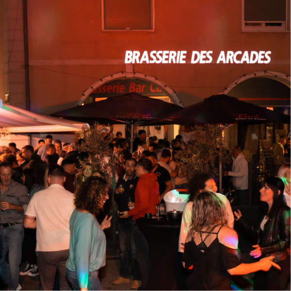 Évènements - Brasserie Les Arcades - Restaurant Sisteron - Meilleur restaurant Sisteron - Meilleurs restaurants Sisteron - Concert Sisteron